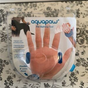 Aquapaw pet bathing tool